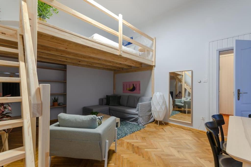 Lovely Apartment Next To Famous Cafe In Budapest. Exterior foto