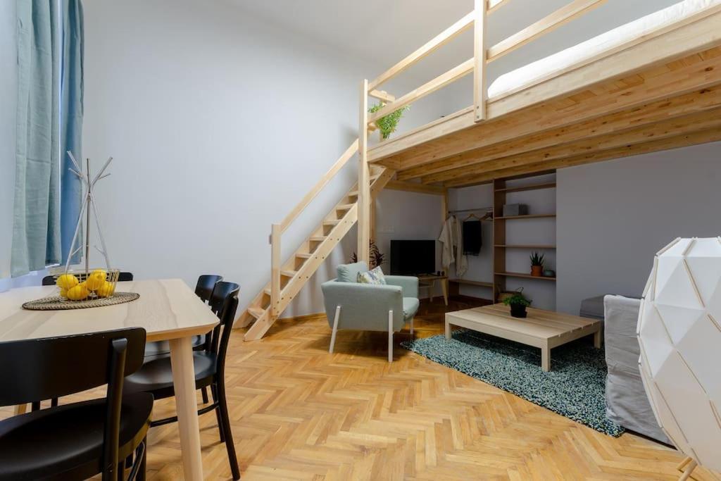 Lovely Apartment Next To Famous Cafe In Budapest. Exterior foto